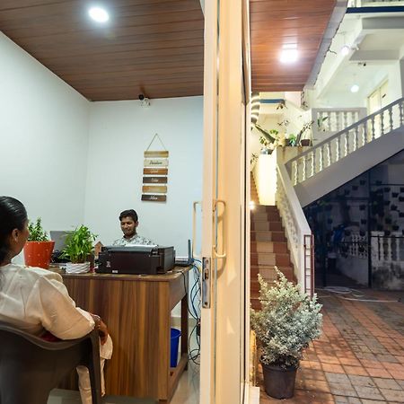 Morjim Sea Waves-Beach Front Hotel エクステリア 写真