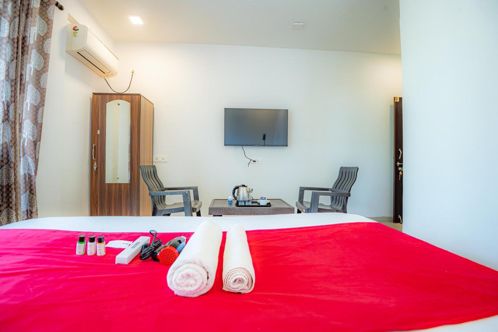 Morjim Sea Waves-Beach Front Hotel エクステリア 写真